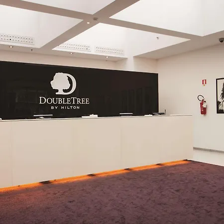 מלון Doubletree By Hilton