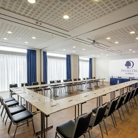 Doubletree By Hilton מלון 4*