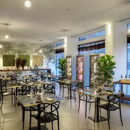 Doubletree By Hilton מלון 4*