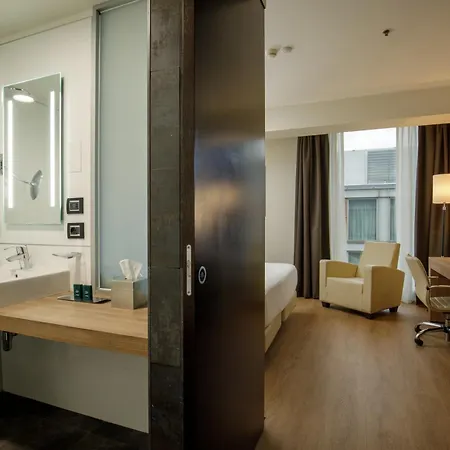מלון Doubletree By Hilton