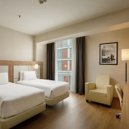 Doubletree By Hilton מלון 4*