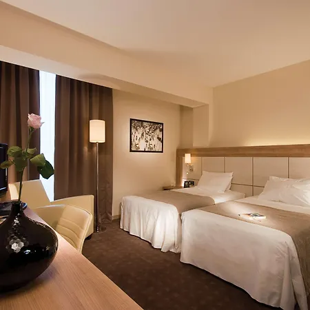 Doubletree By Hilton Hotel