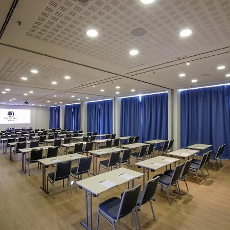 Doubletree By Hilton Hotel Mediolan